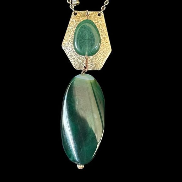 Unique Style Gold Plated Geometric Green Stone Pendant Necklace Stunning - Picture 2 of 5